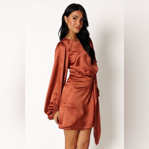 Petal & pup satin rust faux wrap long balloon sleeve mini dress nwot - Picture 2 of 5